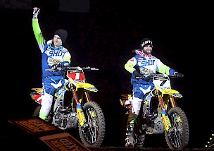 SR75 World Team Suzuki startet Shot Partnerschaft mit einem Knall!