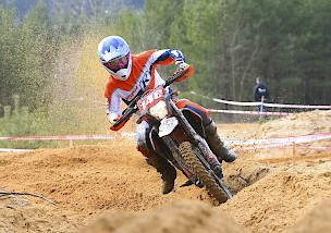 Enduro DM: Was für ein Saisonauftakt für Eddi Hübner!