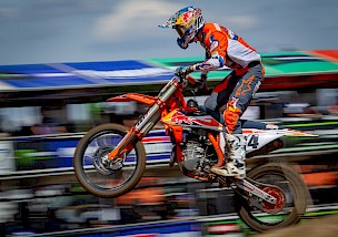 Herlings und Prado dominieren im tiefen Sand von Lommel