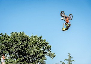 Petr Pilát wird die FMX 2020 auf einer KTM starten