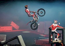 JORGE CASALES ERLEBT EINE HARTE NACHT BEIM X-TRIAL IN BILBAO UND BELEGT DEN SECHSTEN PLATZ.