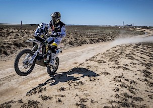 DRITTER PLATZ FÜR SKYLER HOWES AUF DER ERSTEN ETAPPE DER RALLY KAZAKHSTAN