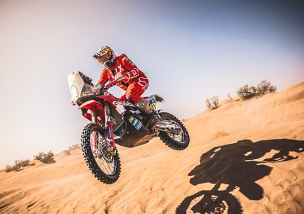 DANIEL SANDERS ROCKT RALLYE DU MAROC