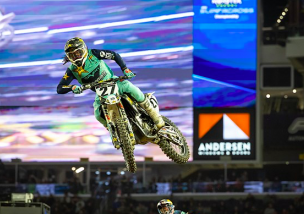 250SX: STEWART MIT STARKER PERFORMANCE IN RUNDE 6