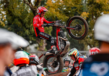 Luca Putrella mit Podium