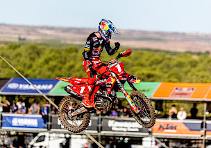 JORGE PRADO UND RED BULL GASGAS FACTORY RACING GEWINNEN DIE MXGP-WELTMEISTERSCHAFT 2024