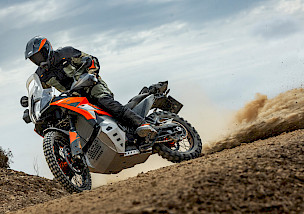 EINE WELT VOLLER ABENTEUER ERWARTET DICH MIT DER KTM 790 ADVENTURE 2025