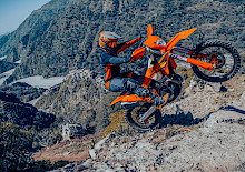 GRENZEN NEU DEFINIERT: KTM PRÄSENTIERT DIE ENDURO MODELLREIHE 2026