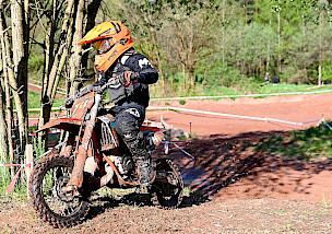 Spannung und Action beim ADAC Enduro Jugend Cup Mitte in Streitberg