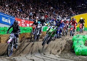 Die Westfalenhalle bebt: Dramatik pur und Heimsiege beim Auftakt des 41. ADAC Supercross Dortmund