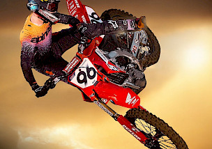 Alpinestars präsentiert die limitierte Hunter Lawrence Black Hole Edition