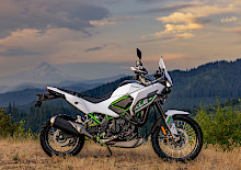 Mit der KLE500 und der KLE500 SE bringt Kawasaki 2026 eine völlig neue Generation der Mittelklasse-Enduros – gebaut für Abenteuer, Alltag und alles dazwischen