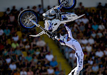 Adrenalin pur: Der NIGHT of the JUMPs Saisonauftakt in Berlin