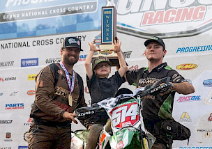 DOPPELSIEG IN TALLADEGA FÜR DAS ROCKY MOUNTAIN RED BEAR KAWASAKI TEAM GREEN