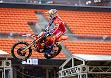 Eli Tomac setzt beim AMA Supercross in Philadelphia aus