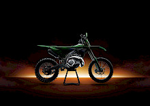 Kawasaki kehrt mit der KX327 und KX327X in die Welt der Offroad-Zweitakter zurück!