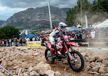 Rachel Gutish führt die Titeljagd der Expotrade Women's Enduro-Meisterschaft zum FIM EnduroGP von Portugal an