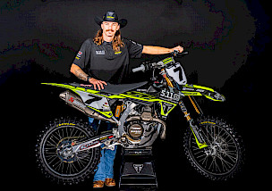 5.11 TRIUMPH FACTORY RACING WELCOMES AARON PLESSINGER